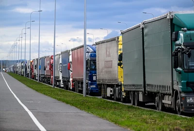Camioane la granita dintre Polonia si Ucraina FOTO EPA EFE jpg