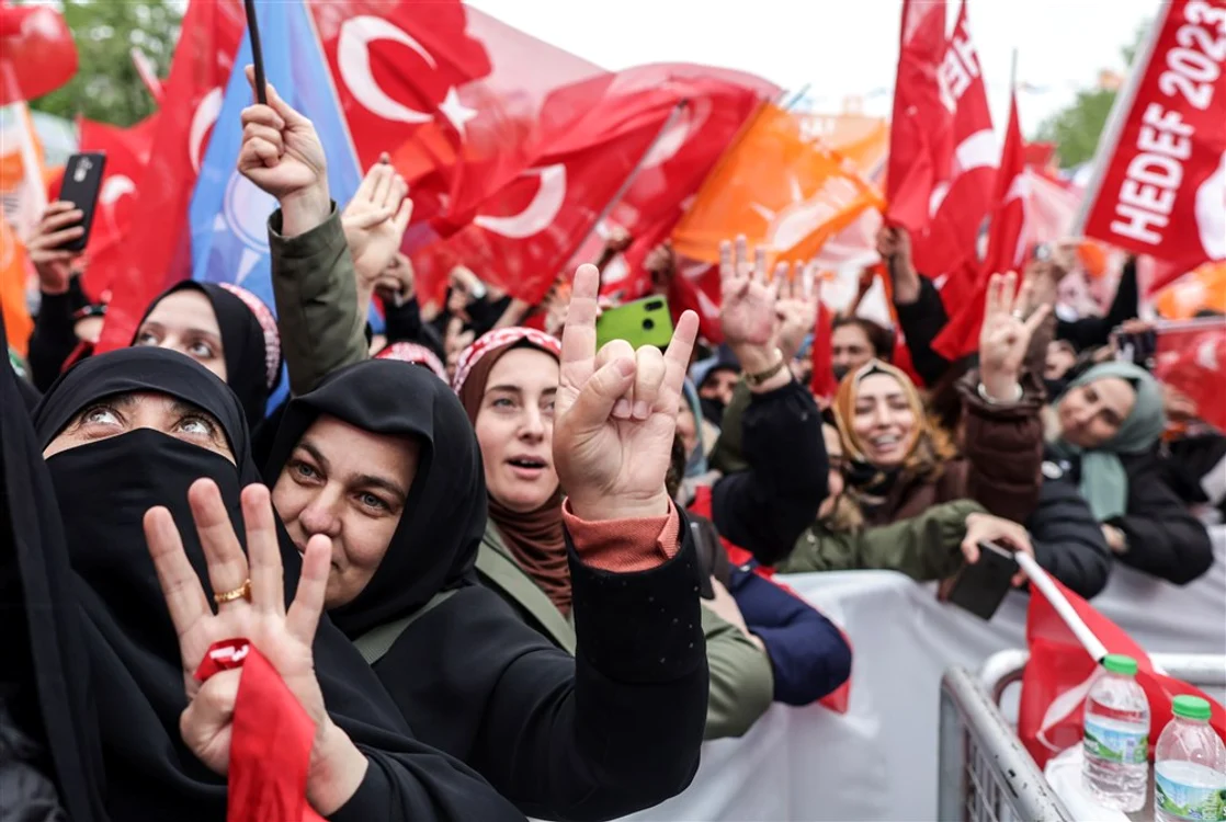 Erdogan se adresează electoratului din Istanbul în ultima zi de campanie FOTO EPA-EFE