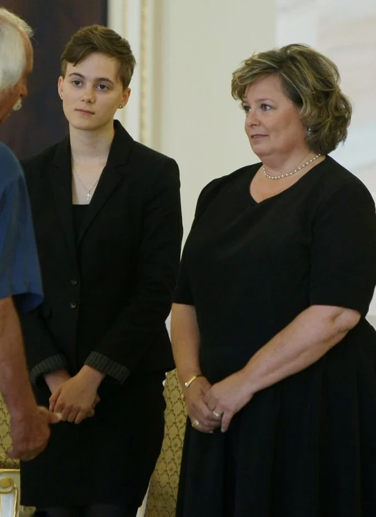 Principesa Sofia cu fiica sa, Elisabeta Maria Biarneix, la înmormântarea Regelui Mihai. Casa Regală