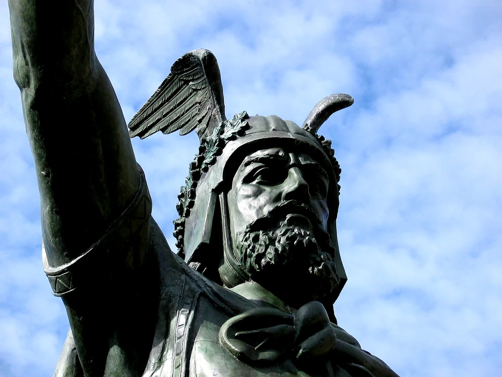 statuia lui arminius jpg jpeg