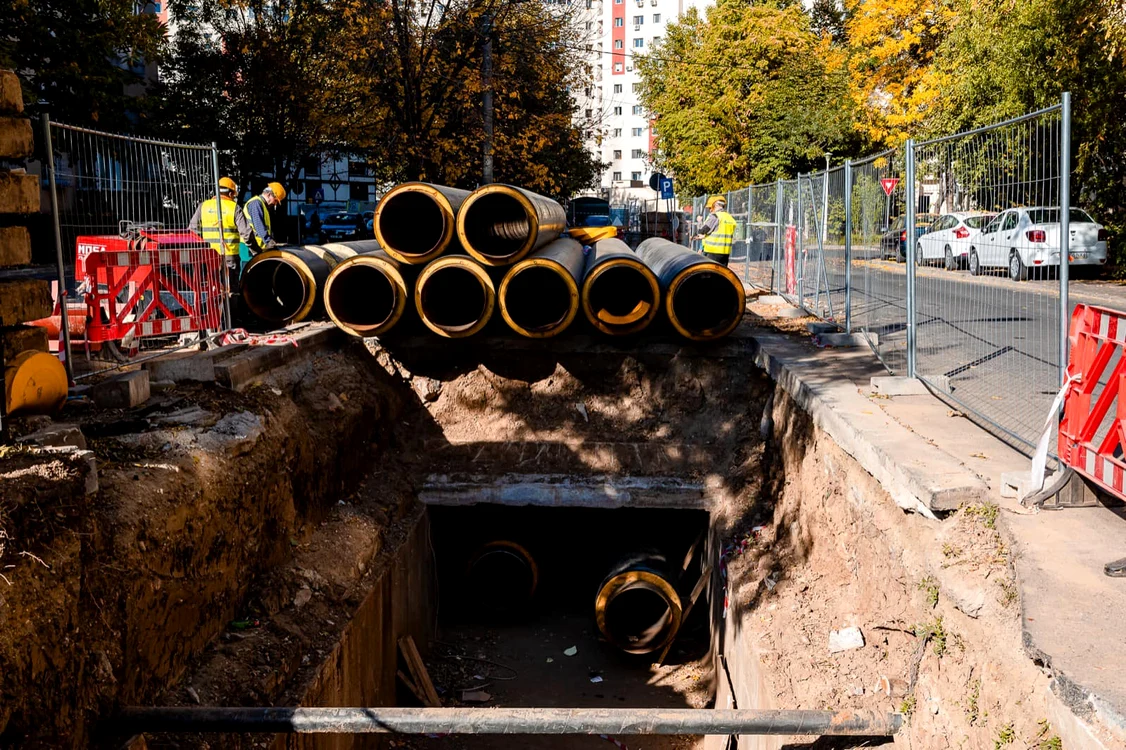 Reabilitare reţea de termoficare București radet termoenergetica santier tevi caldura FOTO Facebook   Nicușor Dan jpg