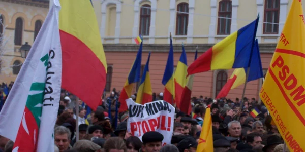 Mii de români au petrecut  Ziua Naţională la Alba Iulia