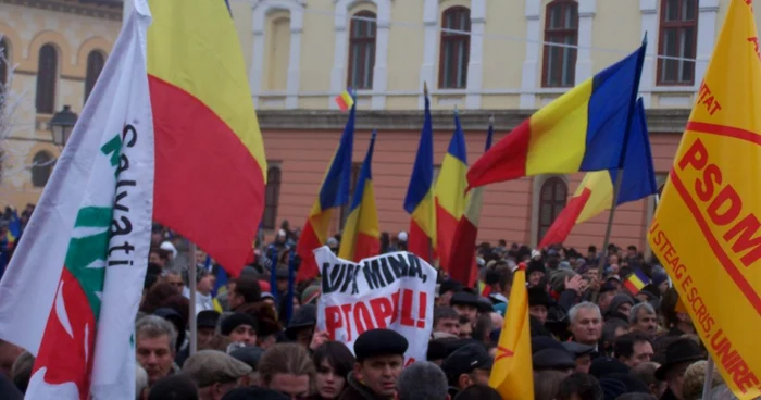 Mii de români au petrecut  Ziua Naţională la Alba Iulia