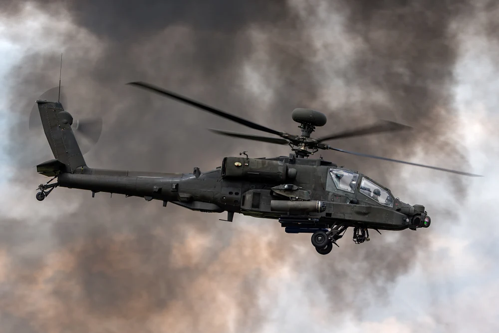 Un elicopter american Apache s-a prăbușit în Strâmtoarea Ormuz. Trump a confirmat că piloţii „sunt bine”