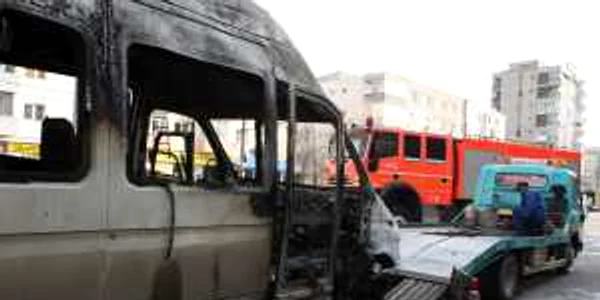 Cauza probabilă de producere a incendiului a fost scurtcircuit electric. Foto arhivă