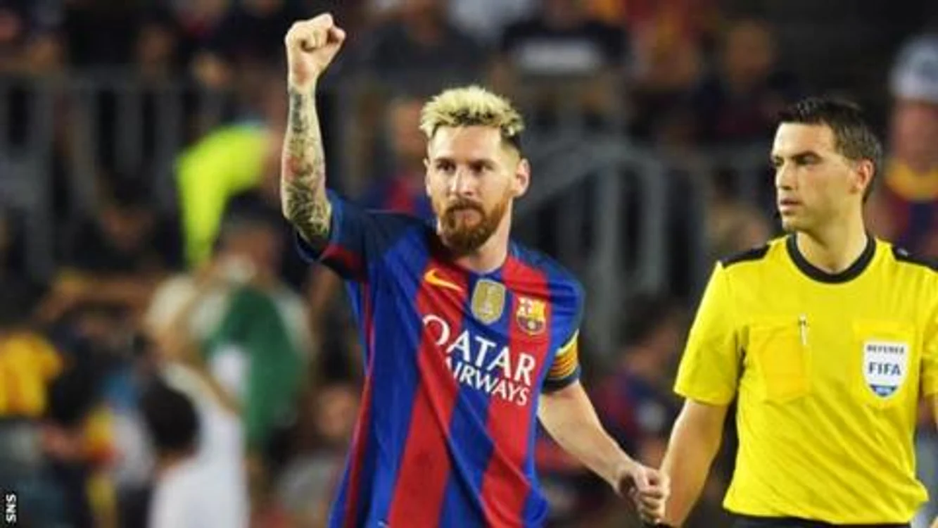 
    Haţegan a mai arbitrat în trecut Barcelona lui Messi  