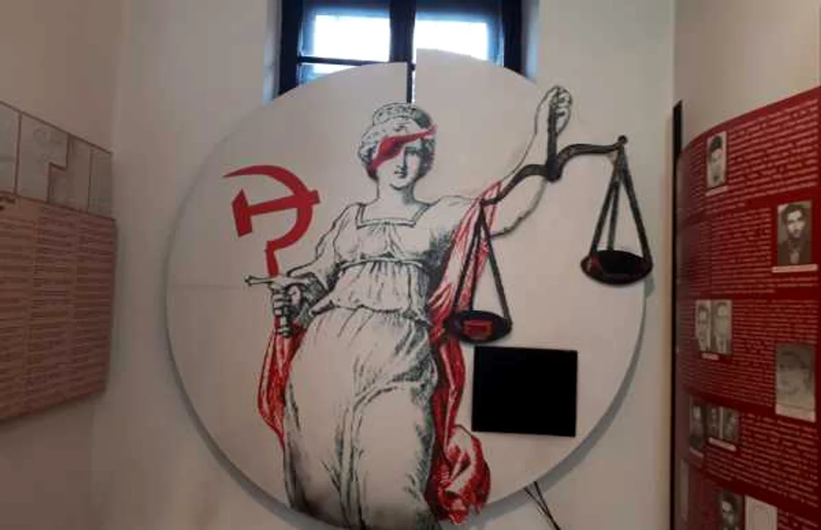Reprezentarea Justiţiei în pericoada comunistă la Memorialul Sighet FOTO Mariana Iancu