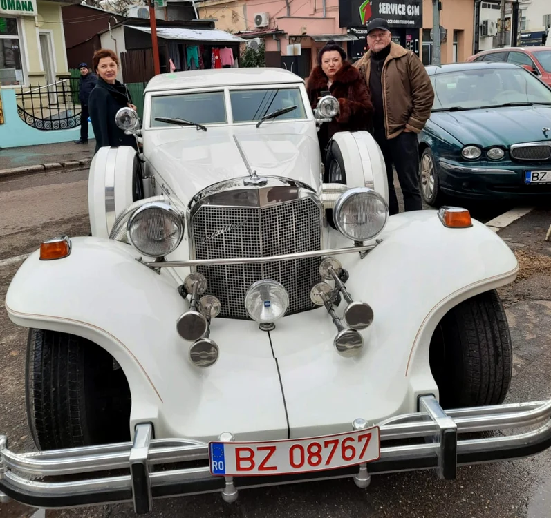 Maria Cristache a primit mașina cadou de la soțul ei. SURSA Facebook / Maria Cristache