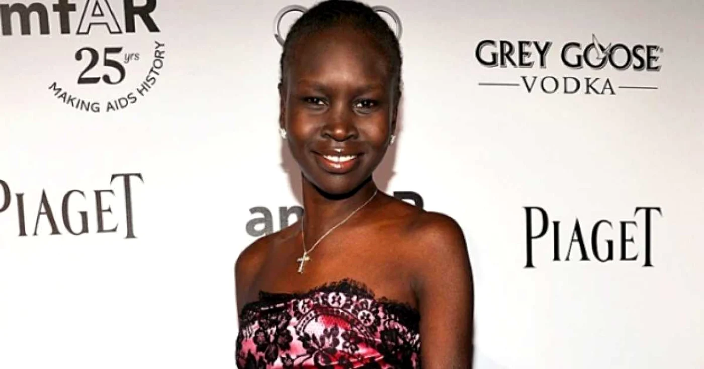 
		    
		    
		    Fotomodelul Alek Wek se întoarce în vizită în Sudanul de Sud   FOTO: bet.com						