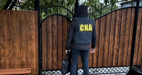 Cinci persoane au fost reținute în urma perchezițiilor din sudul Rep. Moldova. FOTO: Cna.md