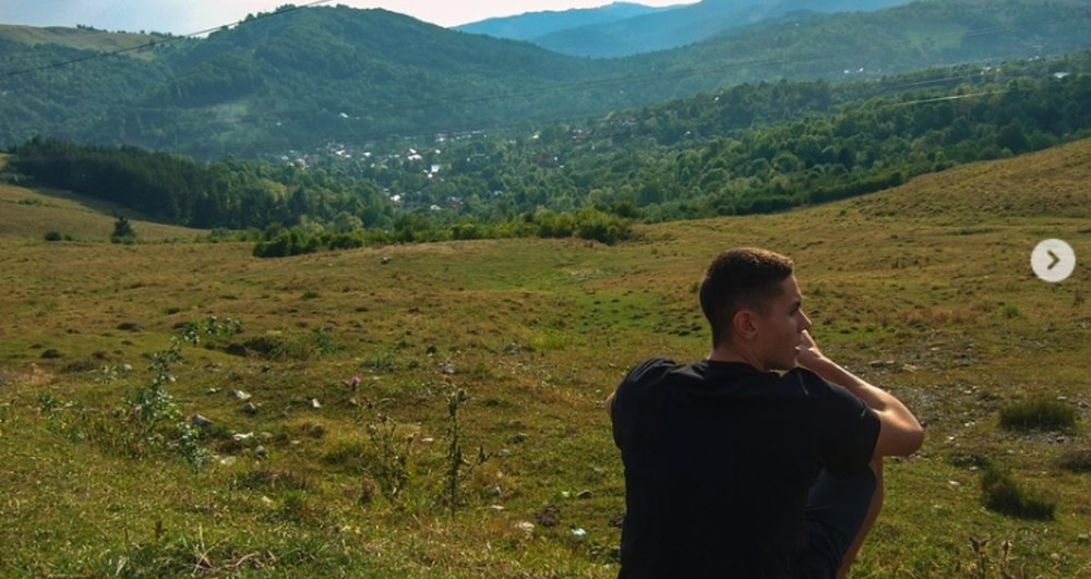 David Popovici și carul cu boi, varianta modernă. Imaginile postate de campionul olimpic au stârnit reacții amuzante