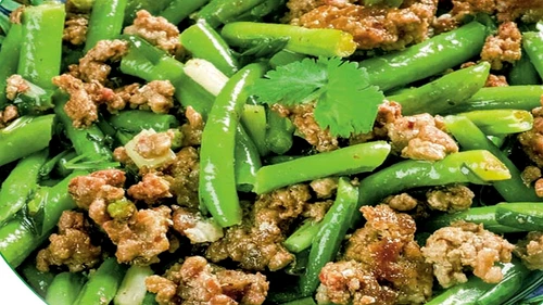 fasole cu carne tocata jpg