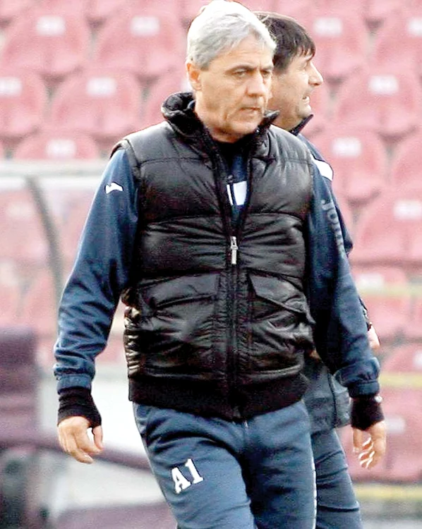 
    Daniel Pancu a fost  titular în meciul din  turul campionatului,  câştigată de olteni, 2-0  