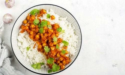 1 naut cu sos curry si orez basmati jpg jpeg