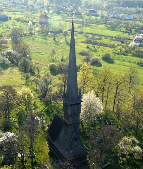 Biserica Surdești FOTO: bisericadelemnsurdesti.ro