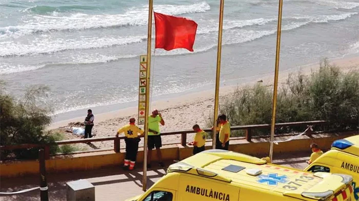 Salvamarii avertizaseră turiştii că urmează valuri puternice