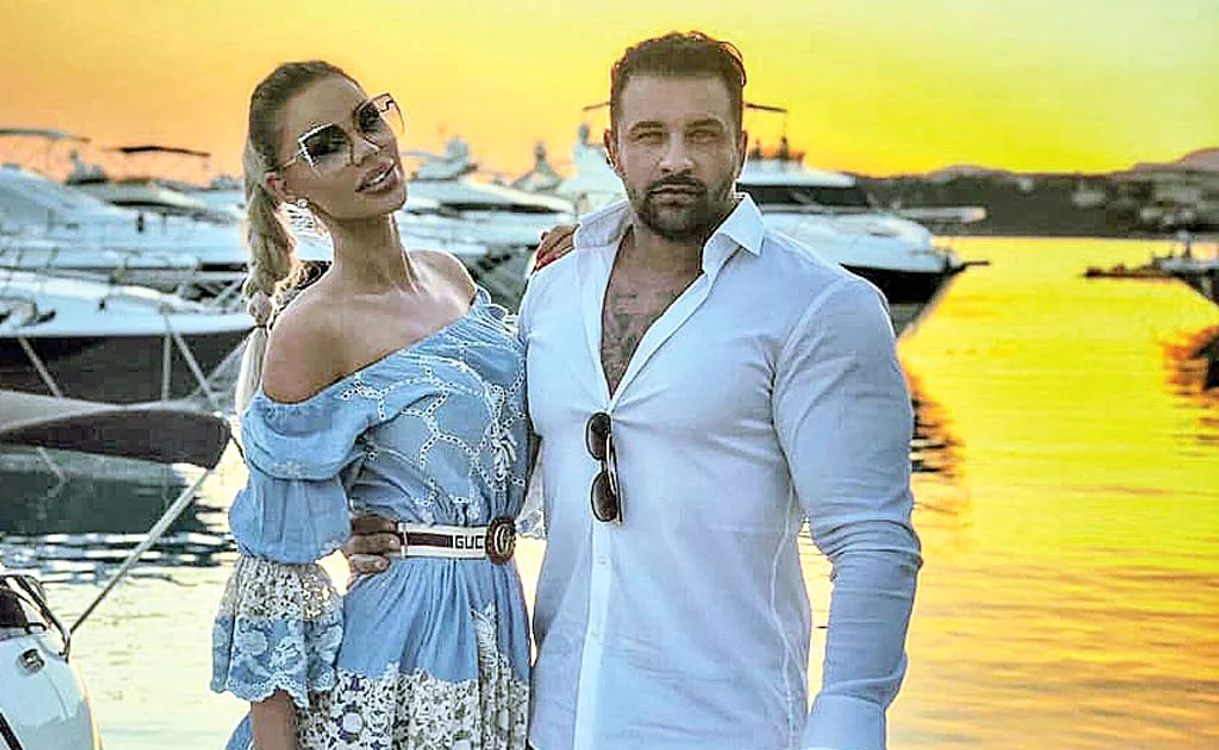 
    Bianca și Alex au format un cuplu cu năbădăi  