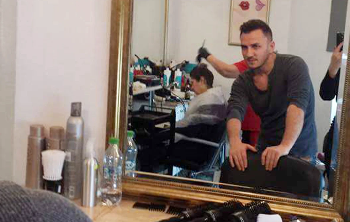 
    Pentru Semifinala Eurovision România 2016, Mihai Trăistariu (39 de ani) și-a schimbat look-ul: are o nouă tunsoarefoto: arhiva personală  