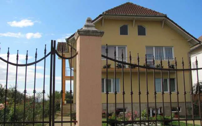 Una dintre proprietăţile deţinute de Silviu Bian în Alba Iulia