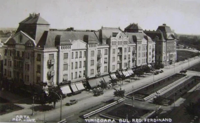 Surogatul cu marele Palat Loffler şi clădirea Camerei de Comerţ şi Industrie Foto: Timişoara de altădată
