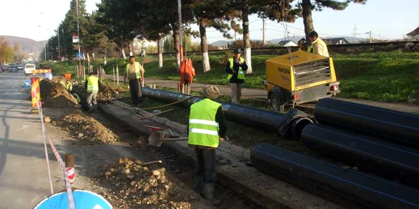 Vor fi executate lucrări de extindere si reabilitare a infrastructurii de apă şi ape uzate la Râureni si Ostroveni Sat