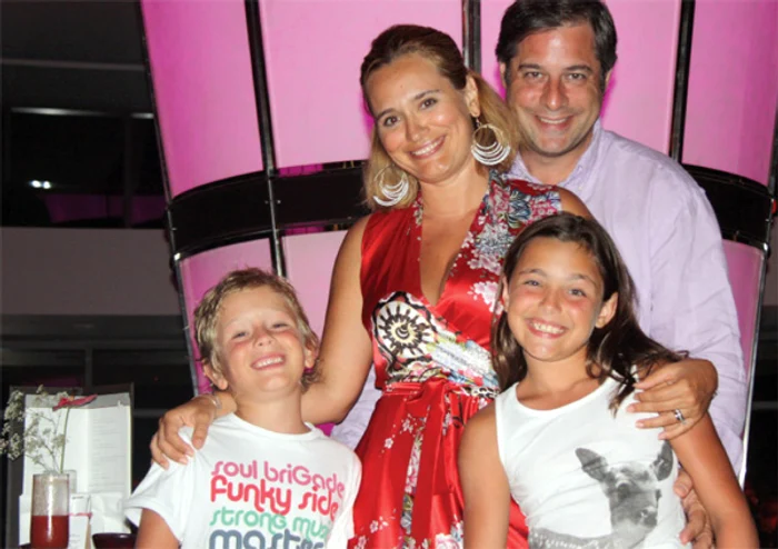 Esca, fericită în mijlocul familiei