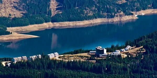 Vidra Vâlcea - Staţiunea - fantomă Vidra proiectată de arhitecţi elveţieni Foto Staţiunea Vidra