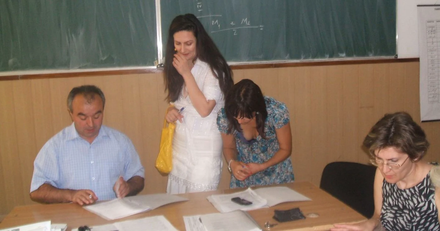 Dascălii trebuie să plătească pentru a profesa