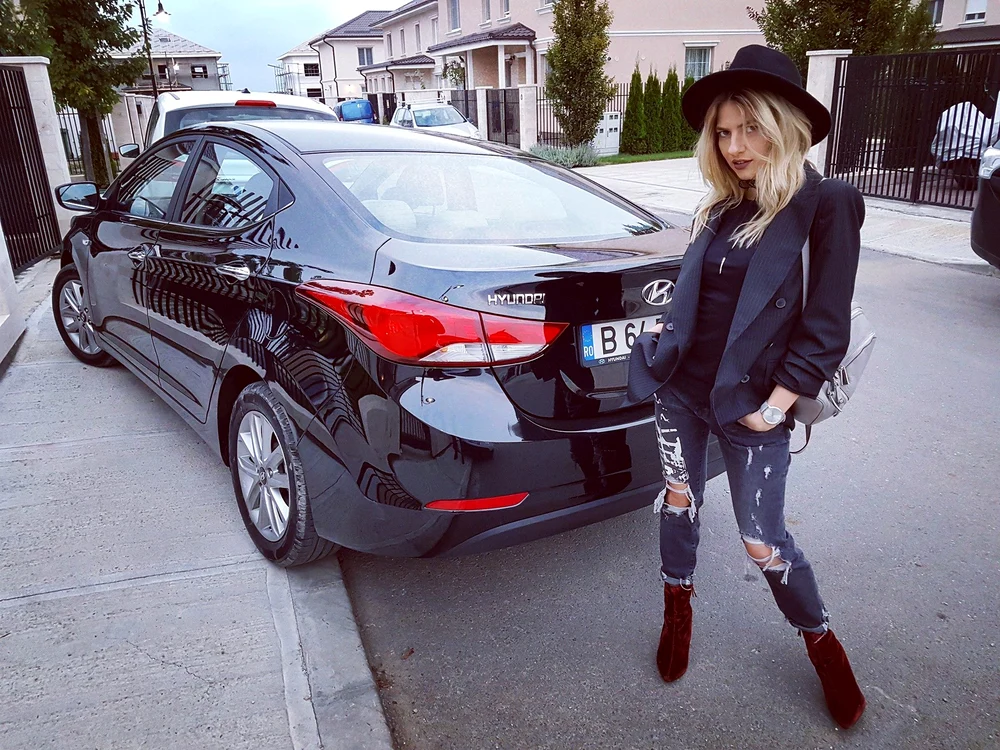 Lidia Buble s-a asortat cu mașina