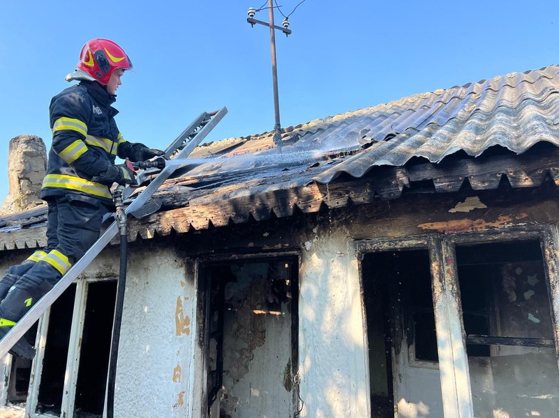 Dve osebi umrli v požaru hiše v Romuniji