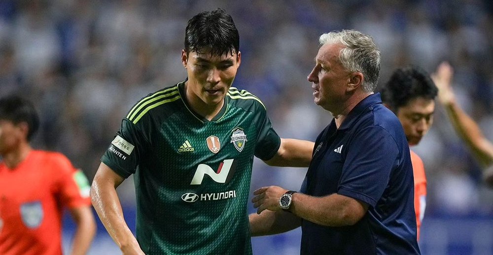 Dan Petrescu, salvat de VAR. Jeonbuk prinde în ultimul moment play-off-ul, cu o victorie decisivă