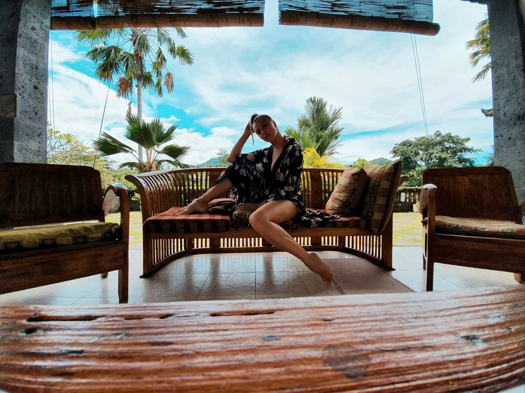 1 lora si ionut ghenu izolati in bali 6 jpg jpeg