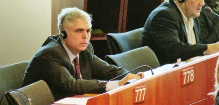 Adrian Severin a fost singurul dintre europdeputaţii prinşi de ziariştii englezi că cer bani contra amendamente la legile europene care nu şi-a dat demisia