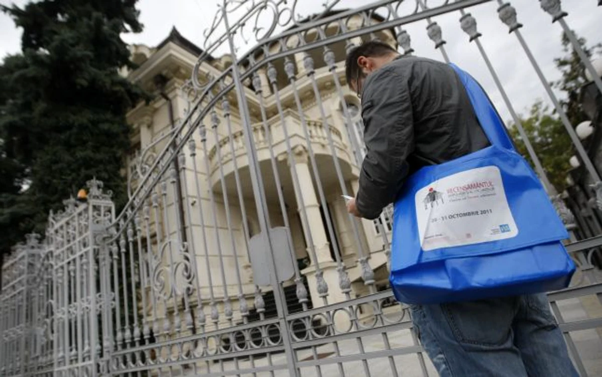 Recenzorii vor merge încă o dată pe la casele ieşenilor