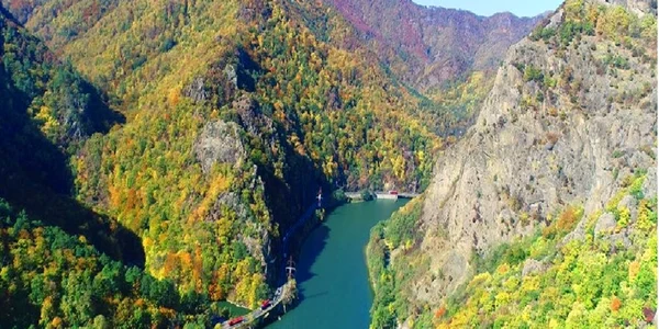 Defileul Oltului - Vâlcea Foto Adevărul