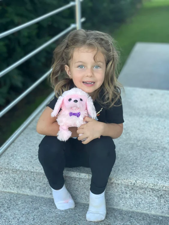 Eva Maria, fetița Elenei Udrea jpg