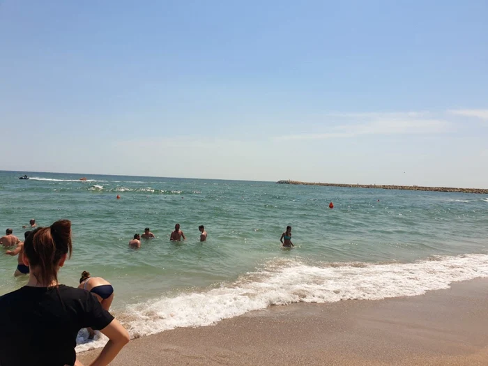 La Eforie nu îţi mai dai seama care este geamandura cu cruce FOTO Gheorghe Vătămănescu