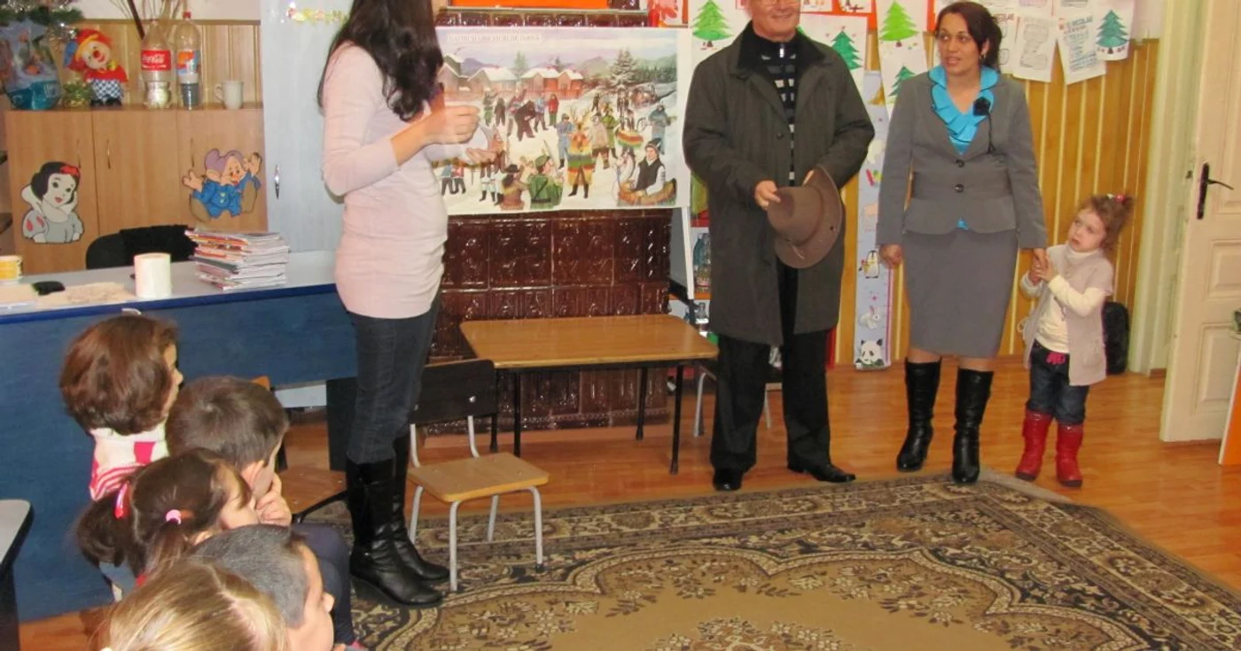 Consilierul Mârzan a împărţit daruri copiilor de la Grădiniţa nr.10