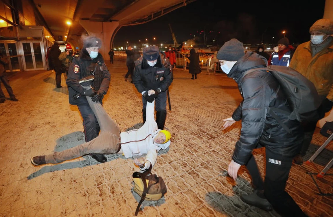 Simpatizant al lui Navalnii arestat la Vnukovo FOTO EPA-EFE
