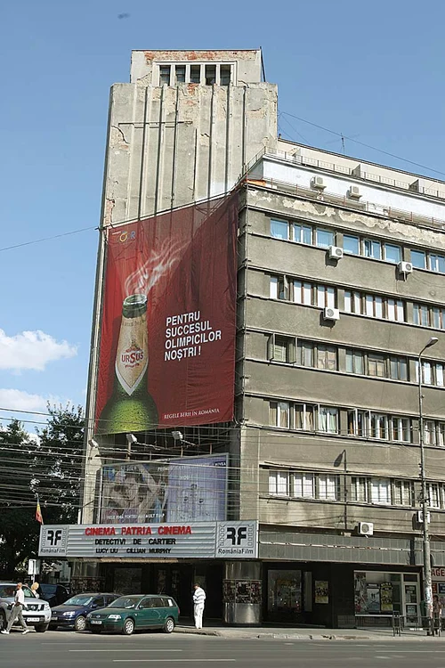 Blocul Patria ar trebui dărâmat, potrivit specialiștilor, pentru că are structura distrusă