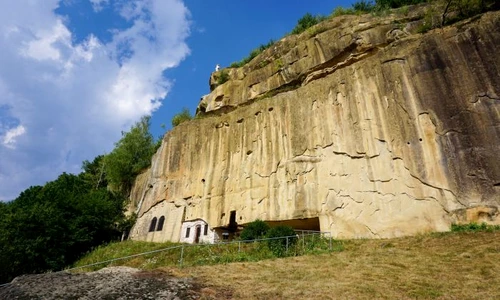 1 corbii de piatra jpg jpeg