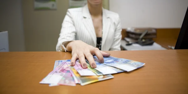 franci elveţieni franc elveţian foto adevărul