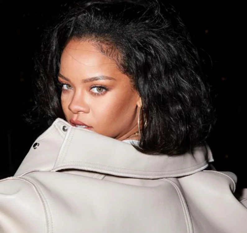 Rihanna, ținute extravagante în timpul sarcinii Foto: Instagram