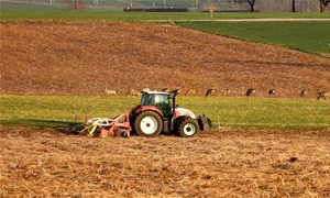 Agricultura ferme utilaje agricole foto
