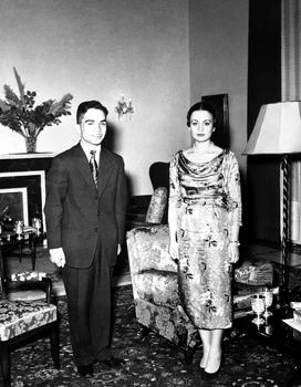 Regele Hussein al Iordaniei cu prima soție, Prințesa Dina Abdul Hamid de Hejaz. FOTO: Profimedia