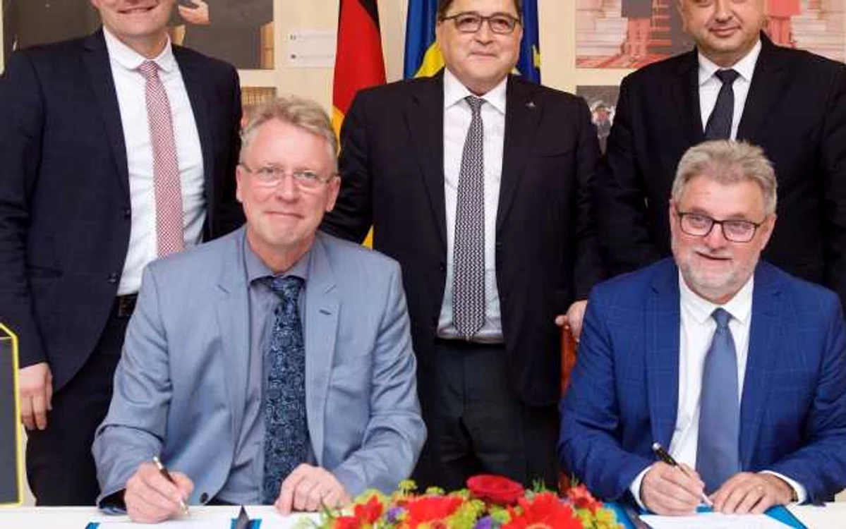 semnare acord intre ULBS si Institutul Hasso Plattner FOTO ulbsibiu.ro