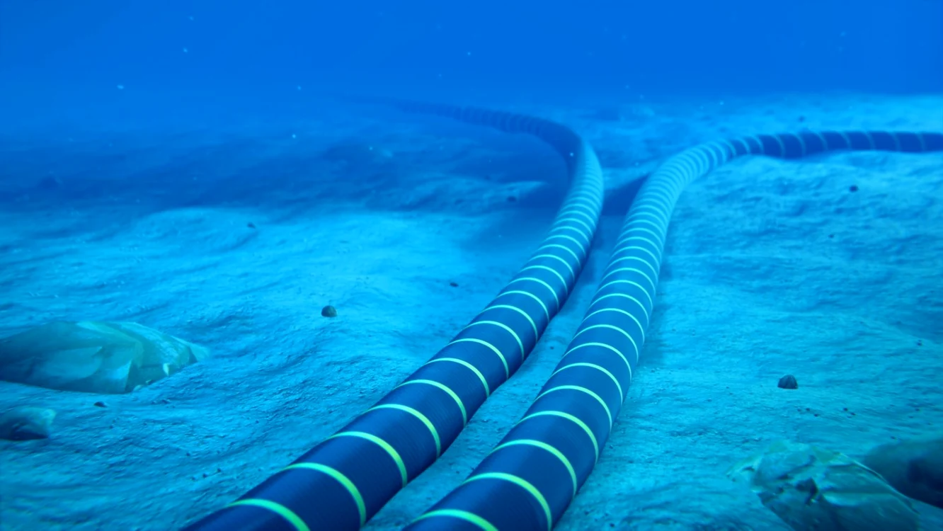 China dezvoltă un robot capabil să taie cabluri submarine. FOTO: Shutterstock