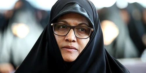 Zohreh Elahian at JAMNA convention jpg