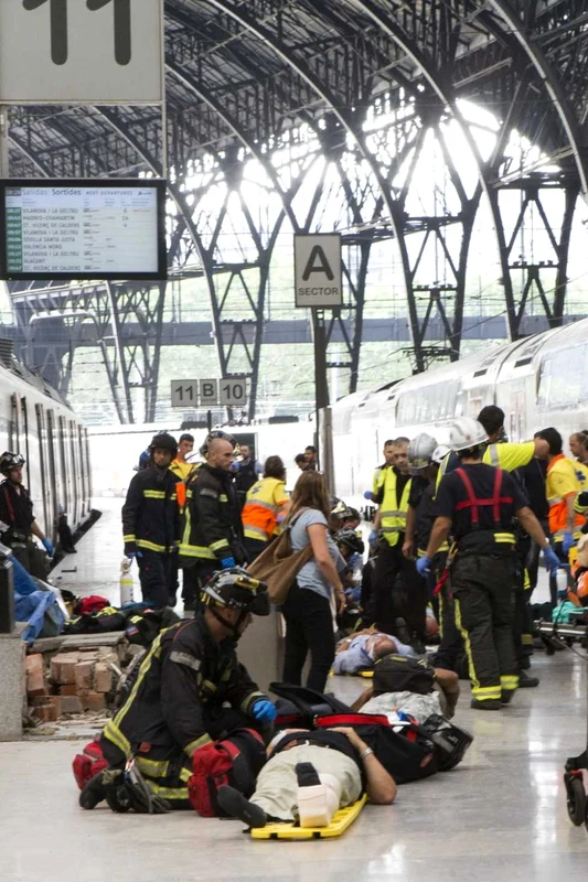 Accident de tren în Barcelona. FOTO EPA
