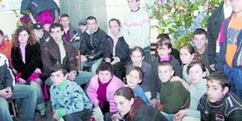 Şi în acest an vor fi copii care vor primi cadouri de la Crucea Roşie 